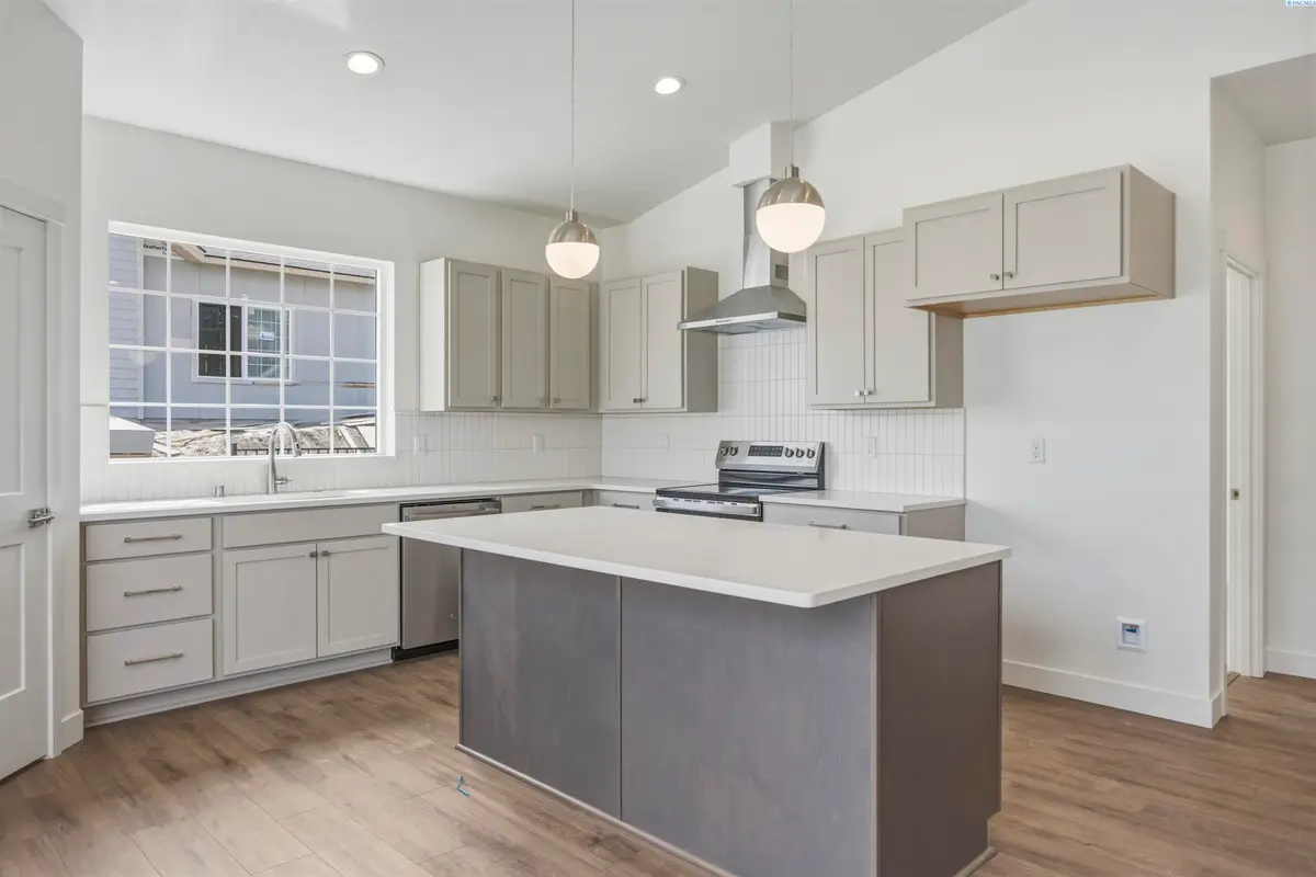 4401 Conifer St., West Richland, WA 99353 - #1