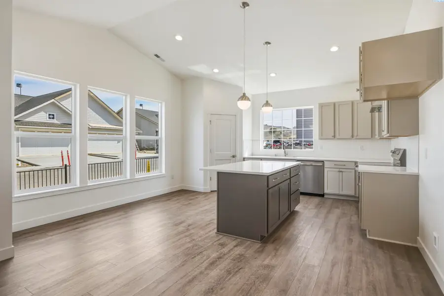 4401 Conifer St., West Richland, WA 99353 - #2
