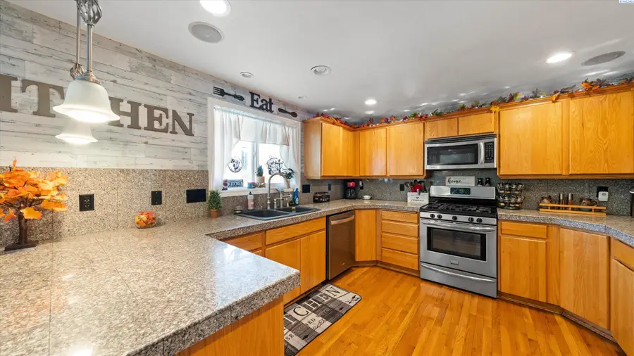 5611 Mckinley Ct, Pasco, WA 99301 - #2