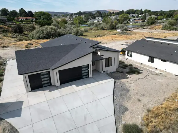 4138 S Kingwood St, Kennewick, WA 99337