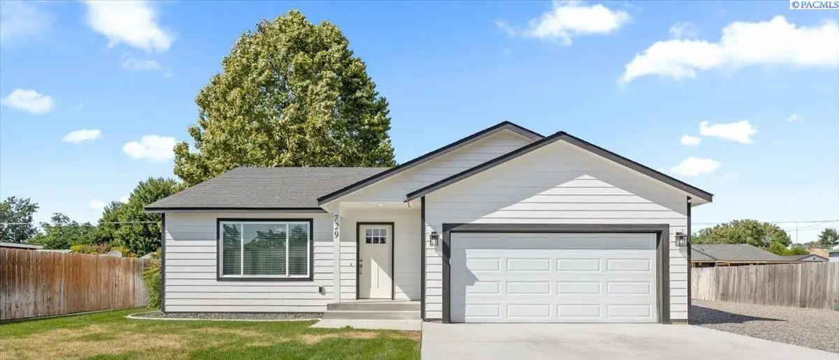 729 E 14th Ave, Kennewick, WA 99337 - #1