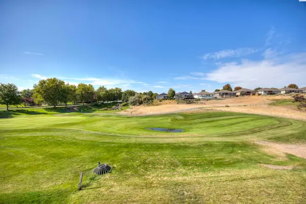 2657 Dornoch Place, Richland, WA 99354