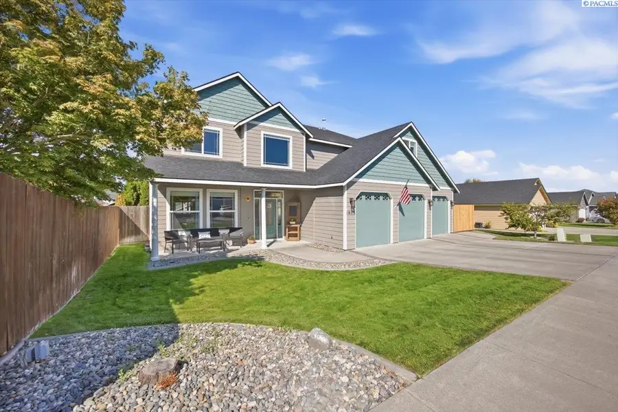 1806 W 31st Ave, Kennewick, WA 99337 - #2