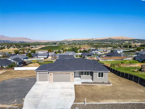 21708 E Plum Place, Benton City, WA 99320