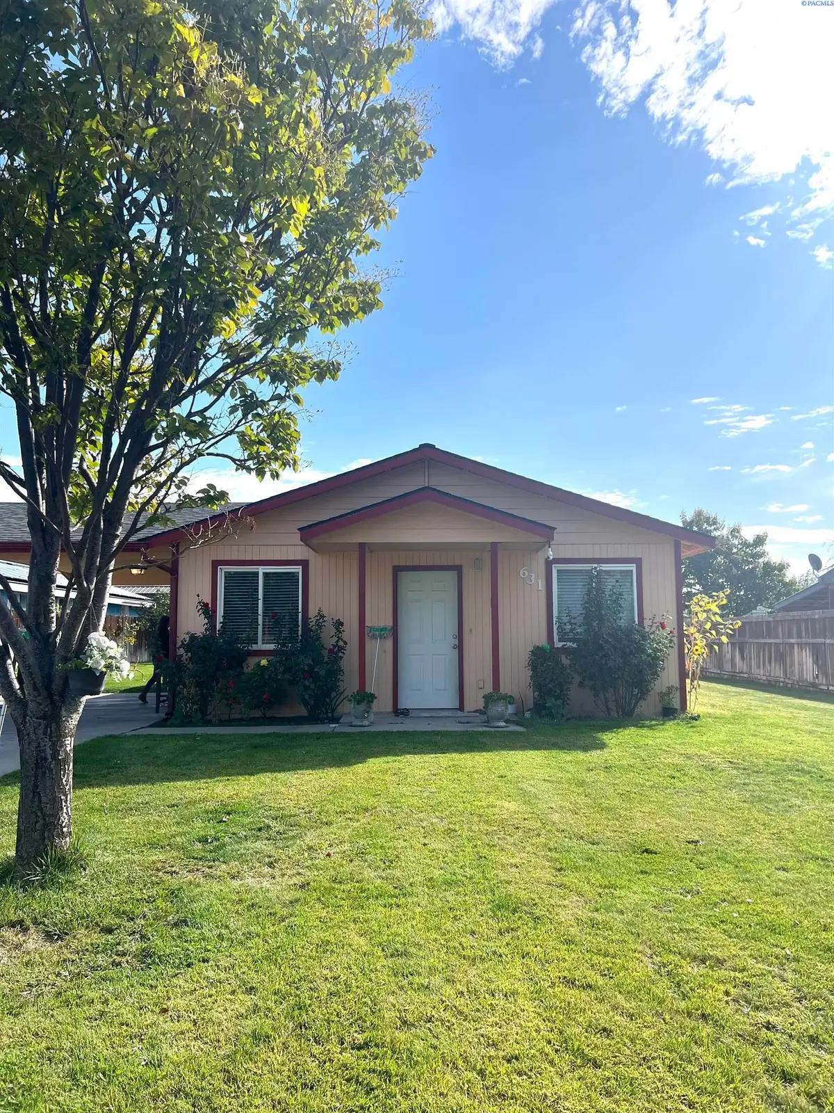 631 N Elm, Pasco, WA 99301 - #1
