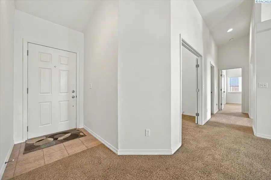 5202 Spirea Dr., West Richland, WA 99353 - #3