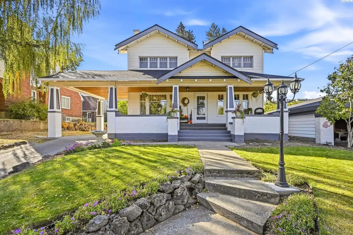 910 S Lake St, Colfax, WA 99111 - #1