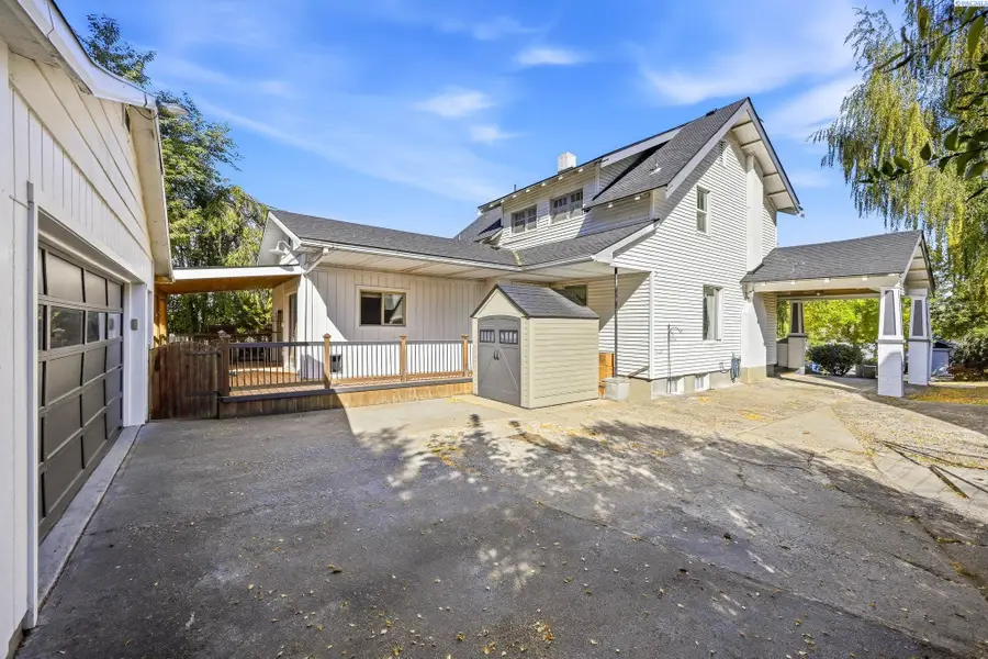 910 S Lake St, Colfax, WA 99111 - #3