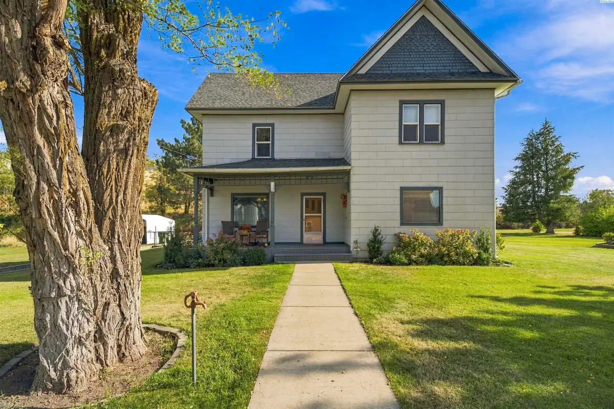 318 C St, Endicott, WA 99125 - #1