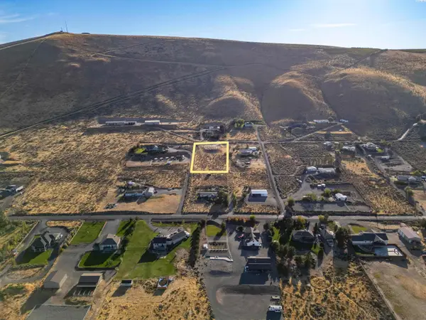 57691 N 339 Pr Ne, Benton City, WA 99320
