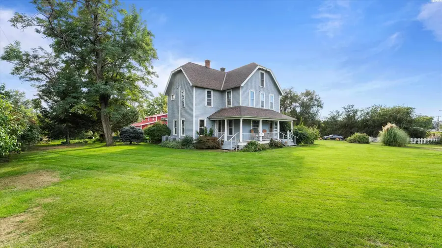 1328 E 27th Ave, Kennewick, WA 99337 - #2