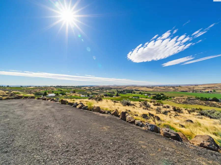 1742 Weikel Rd, Yakima, WA 98908 - #3