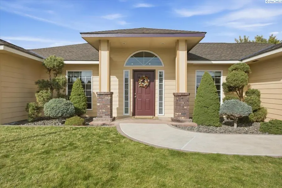 4504 Desert Cove, West Richland, WA 99353 - #3
