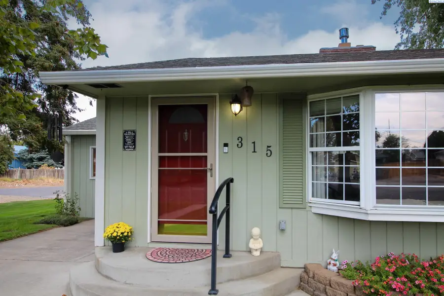 315 S Harrison Street, Kennewick, WA 99336 - #2