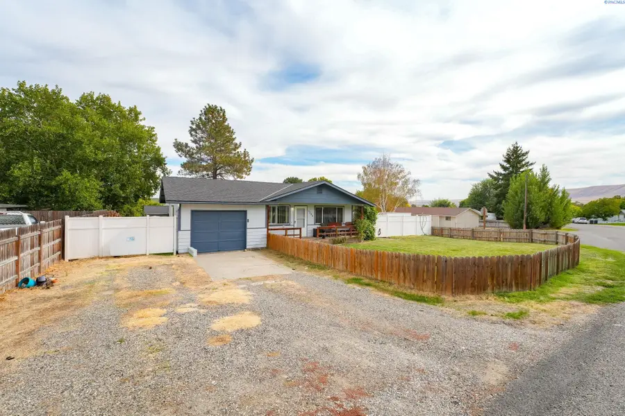 1200 13th St, Benton City, WA 99320 - #2