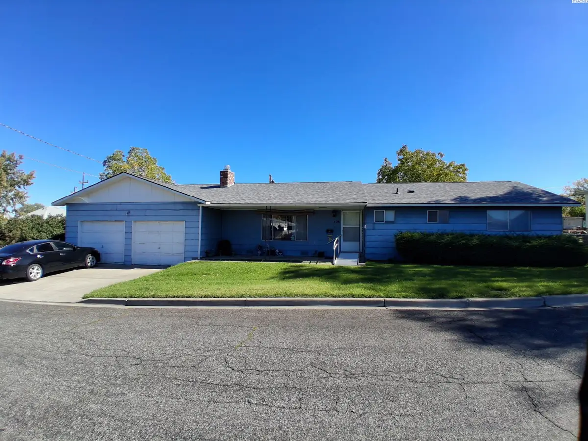 728 Ford St, Prosser, WA 99350 - #1