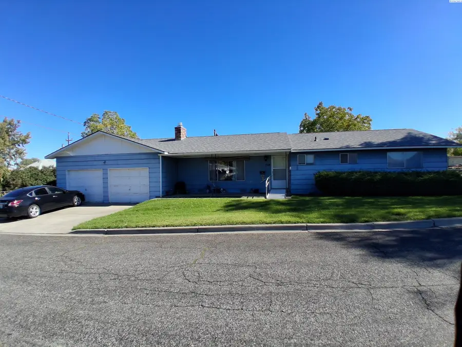 728 Ford St, Prosser, WA 99350 - #3