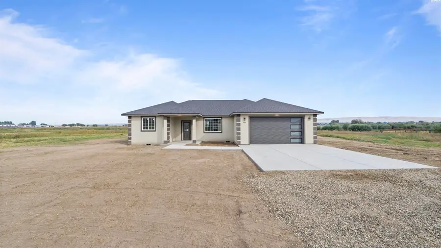 950 S Lester Rd, Outlook, WA 98938 - #2