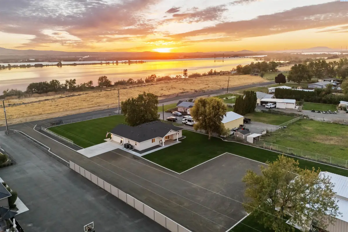 2467 Hanson Loop, Burbank, WA 99323 - #1