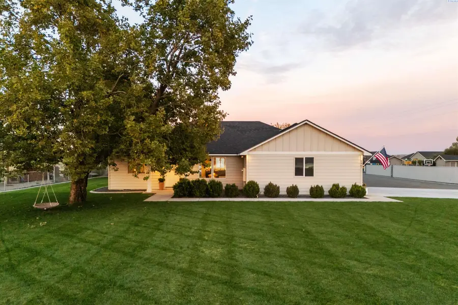 2467 Hanson Loop, Burbank, WA 99323 - #2