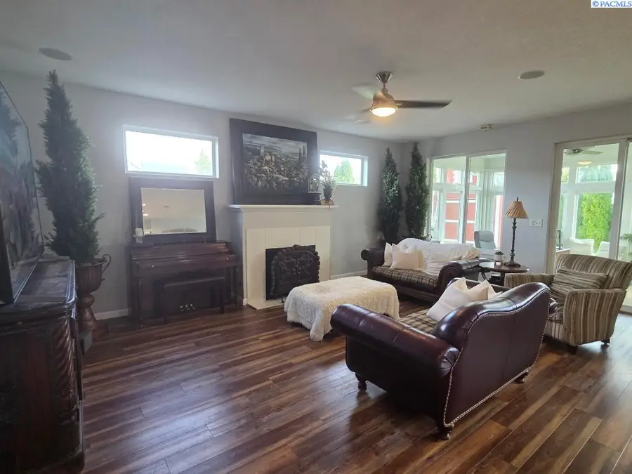 6311 Landsdowne Court, Pasco, WA 99301-9 - #2