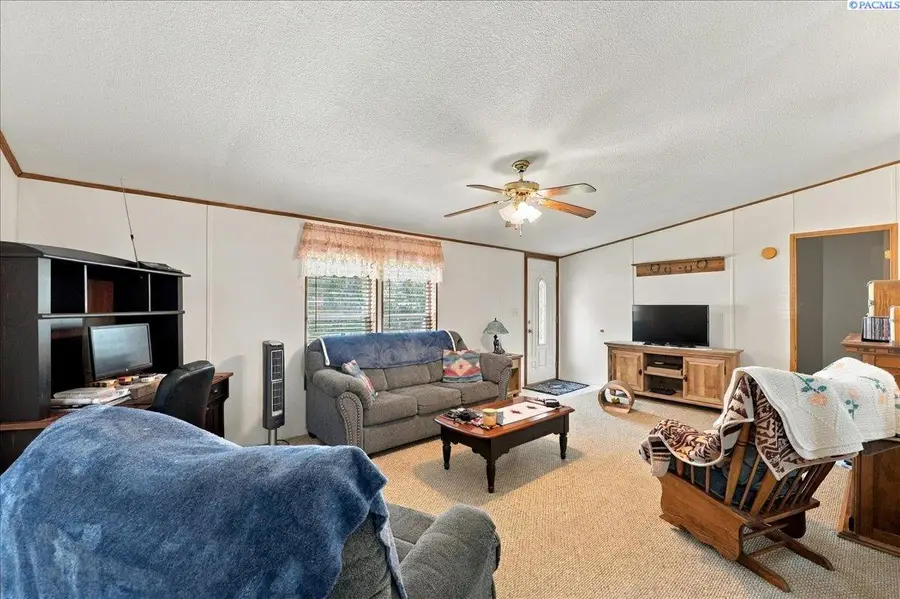 130 E 2nd Ave, Mansfield, WA 98831-9541 - #3