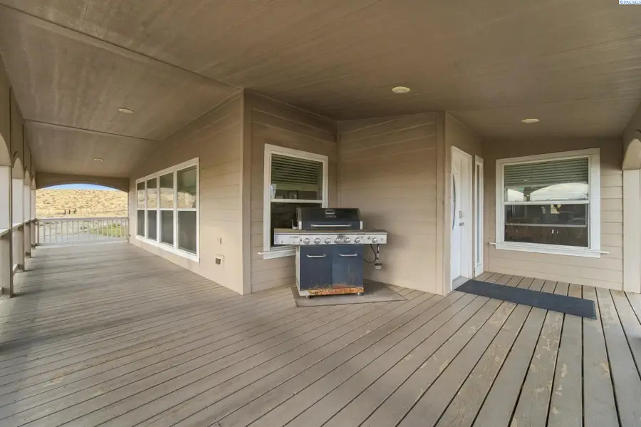 11708 E Ruppert Rd, Benton City, WA 99320 - #3