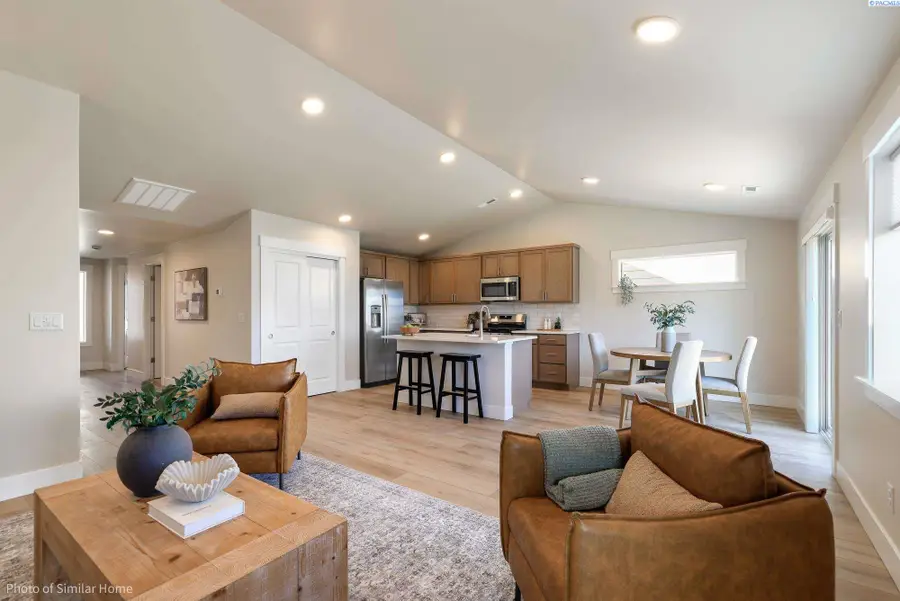 602 Pappys Way, Grandview, WA 98930 - #2
