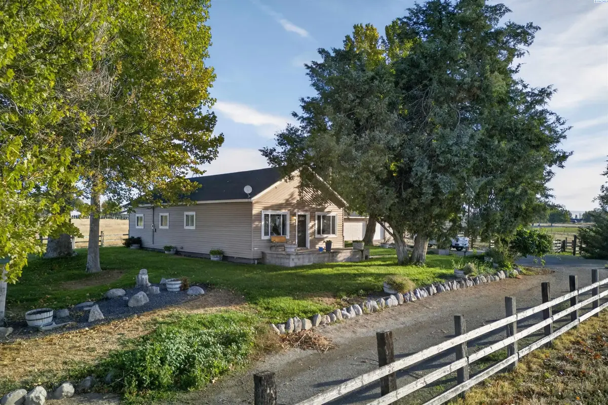 2060 Cemetery Rd, Sunnyside, WA 98944 - #1