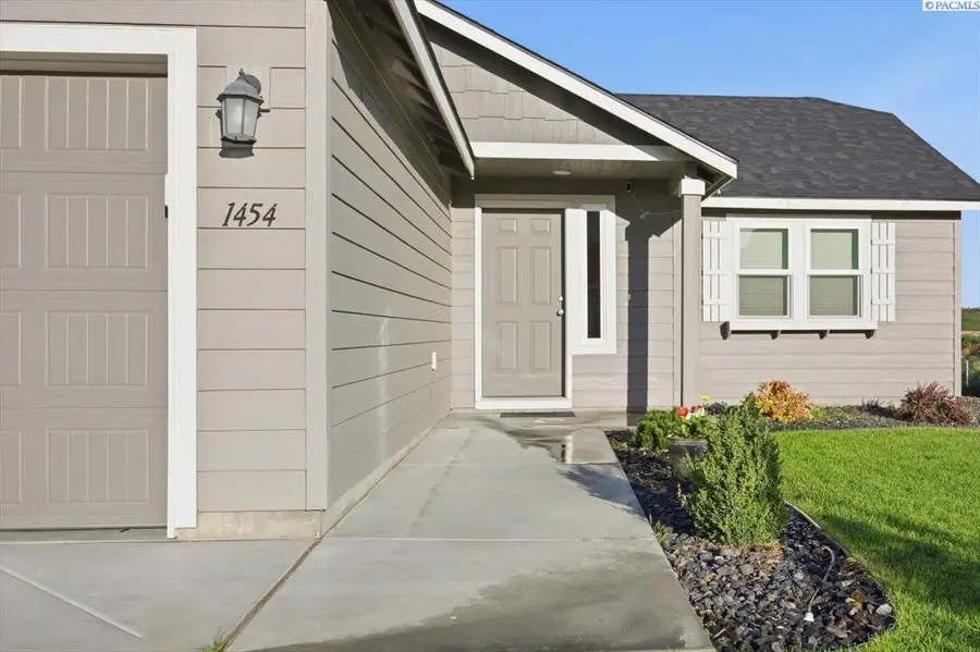 1454 9th Street, Benton City, WA 99320 - #3
