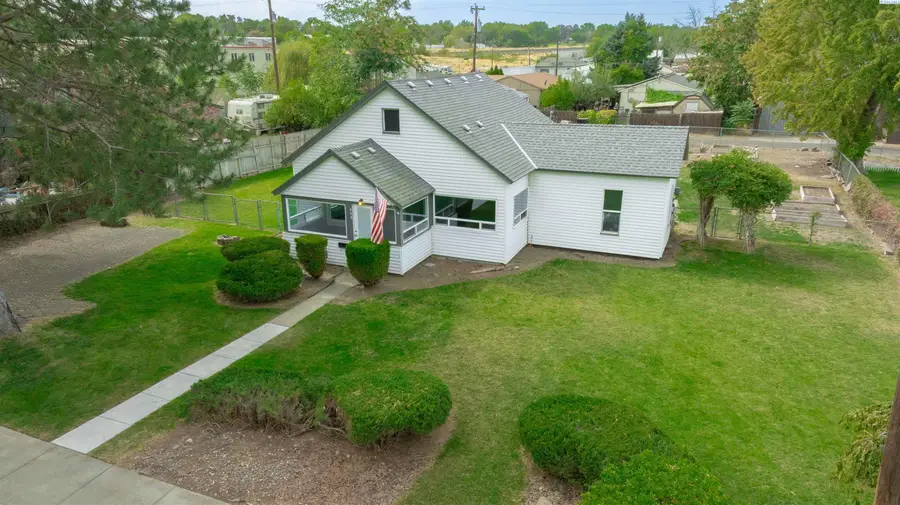 409 N Garfield St, Kennewick, WA 99336 - #3
