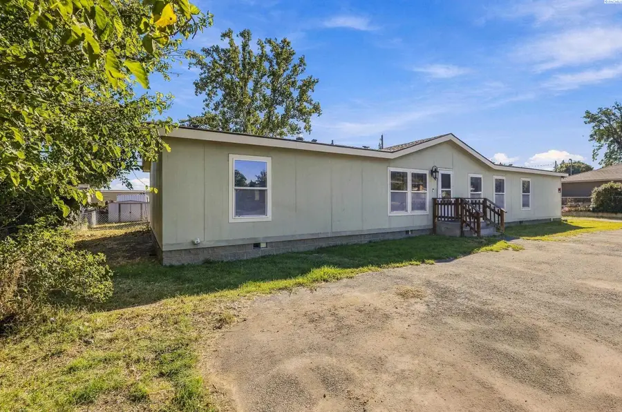 203 S Edison Street, Kennewick, WA 99336 - #3