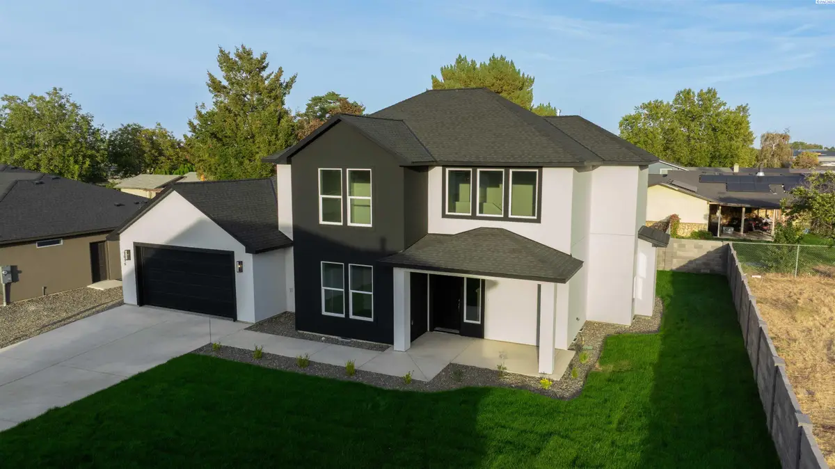 1056 N Grant Pl, Kennewick, WA 99336 - #1