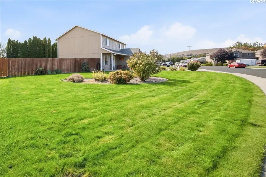201 W 48th Ave, Kennewick, WA 99337 - #3