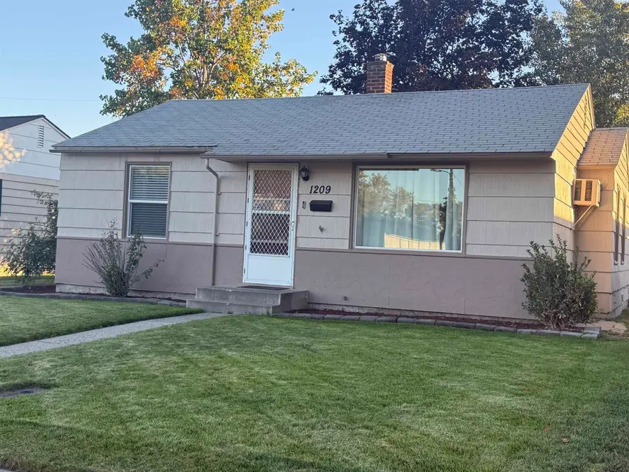 1209 W 1st, Kennewick, WA 99336 - #3