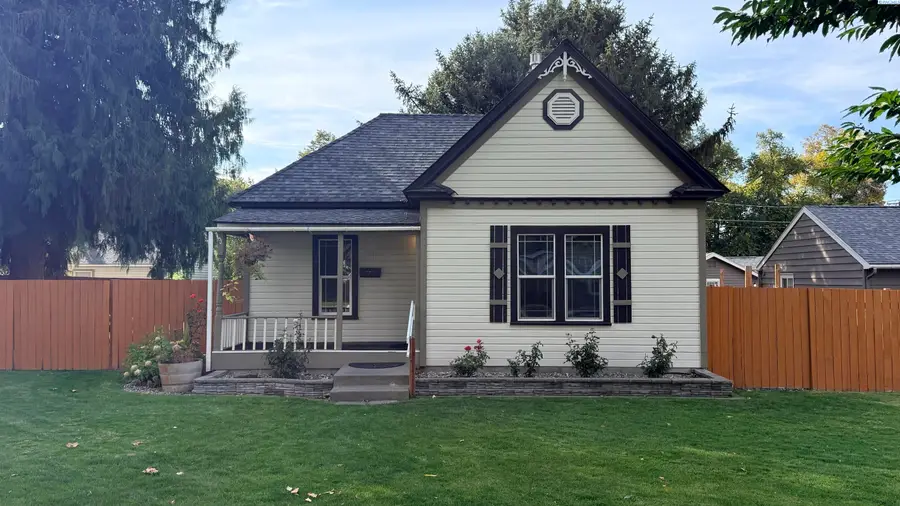 711 Main Street, Prosser, WA 99350 - #2