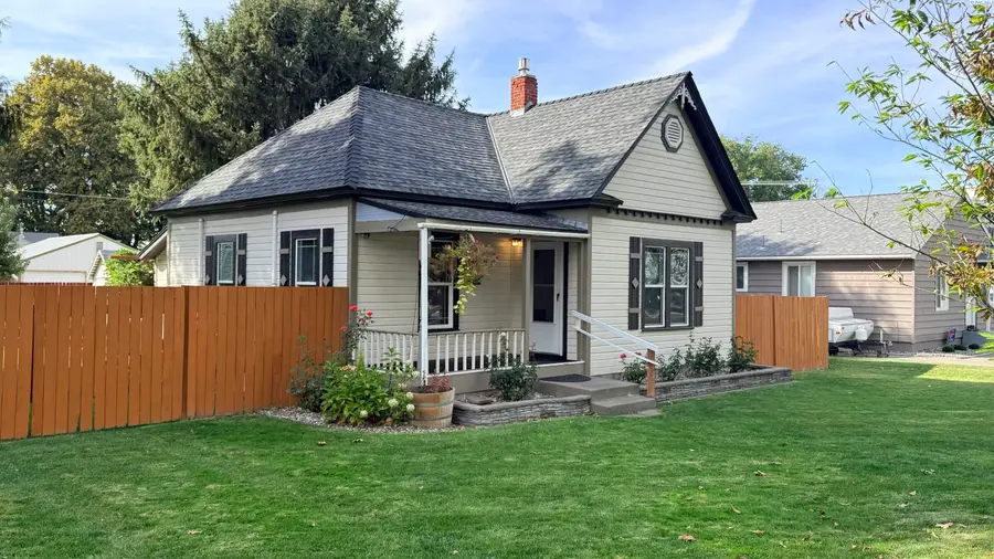 711 Main Street, Prosser, WA 99350 - #3