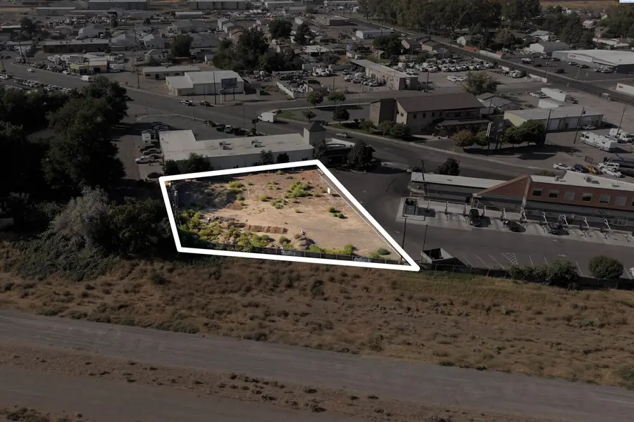 627 N Everett Street, Kennewick, WA 99336 - #2
