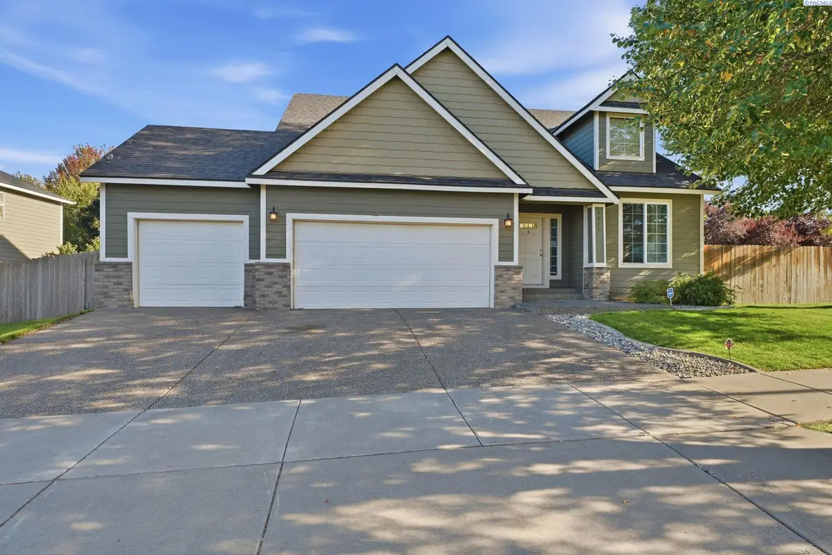 2007 S Tweedt St, Kennewick, WA 99336 - #1