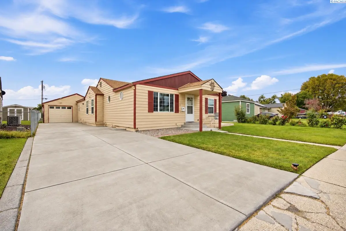 1109 W 2nd Ave, Kennewick, WA 99336 - #1