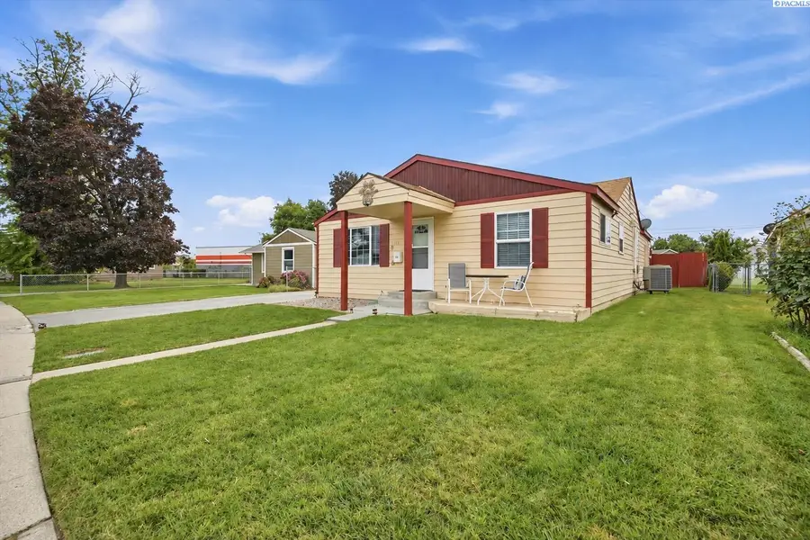 1109 W 2nd Ave, Kennewick, WA 99336 - #3