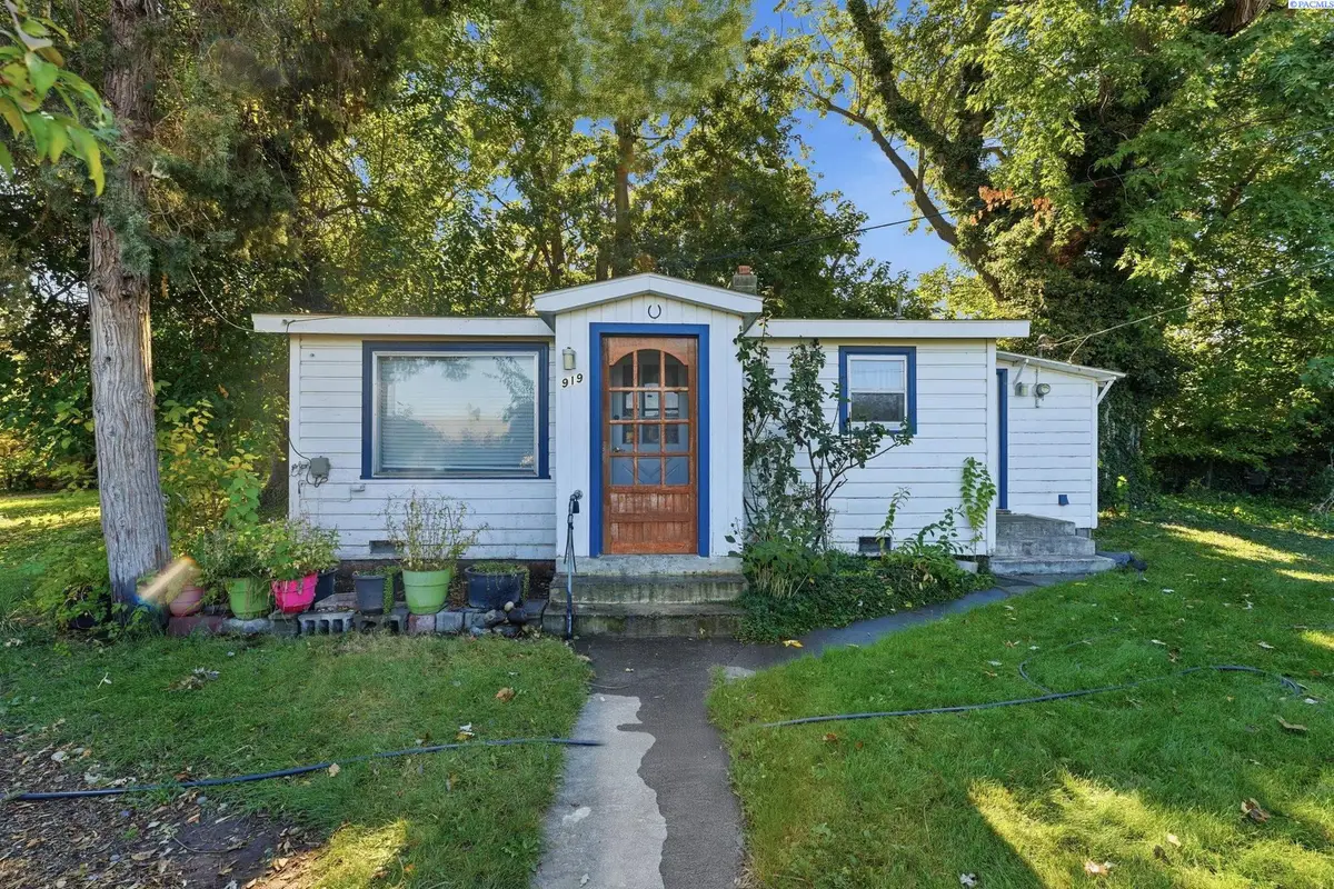 919 W Canal Drive, Kennewick, WA 99336 - #1