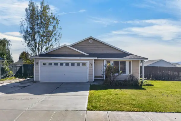 9404 Percheron Dr, Pasco, WA 99301