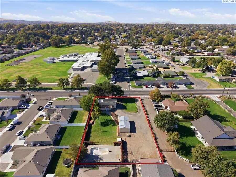2103 S Washington St, Kennewick, WA 99337 - #3