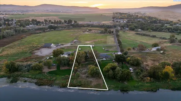64209 E Grover Pr Ne, West Richland, WA 99353