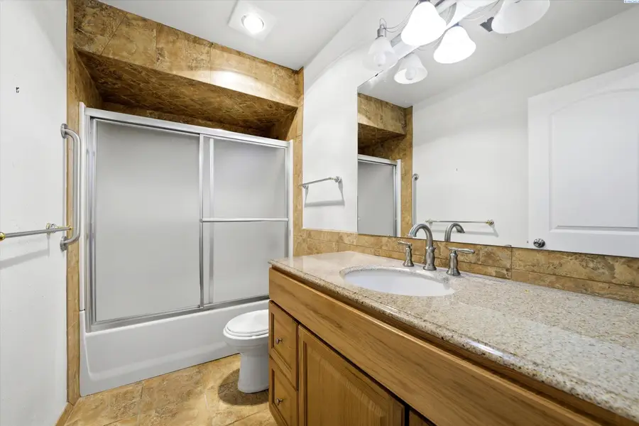 2912 W Hood Ave #D-103, Kennewick, WA 99336 - #3