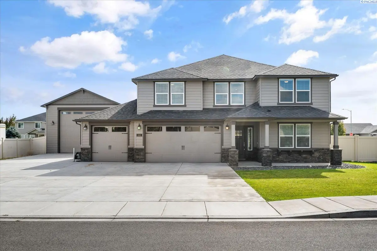 1102 Amber Avenue, West Richland, WA 99353 - #1