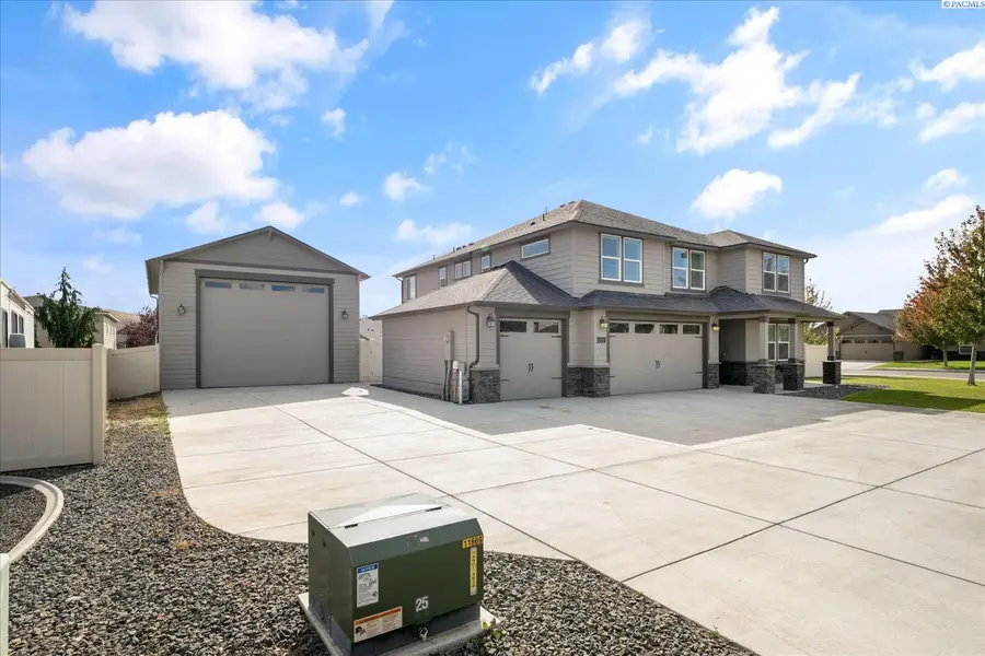 1102 Amber Avenue, West Richland, WA 99353 - #3
