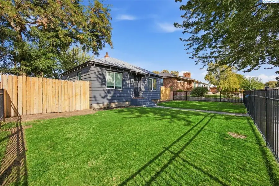 819 W Henry, Pasco, WA 99301 - #3