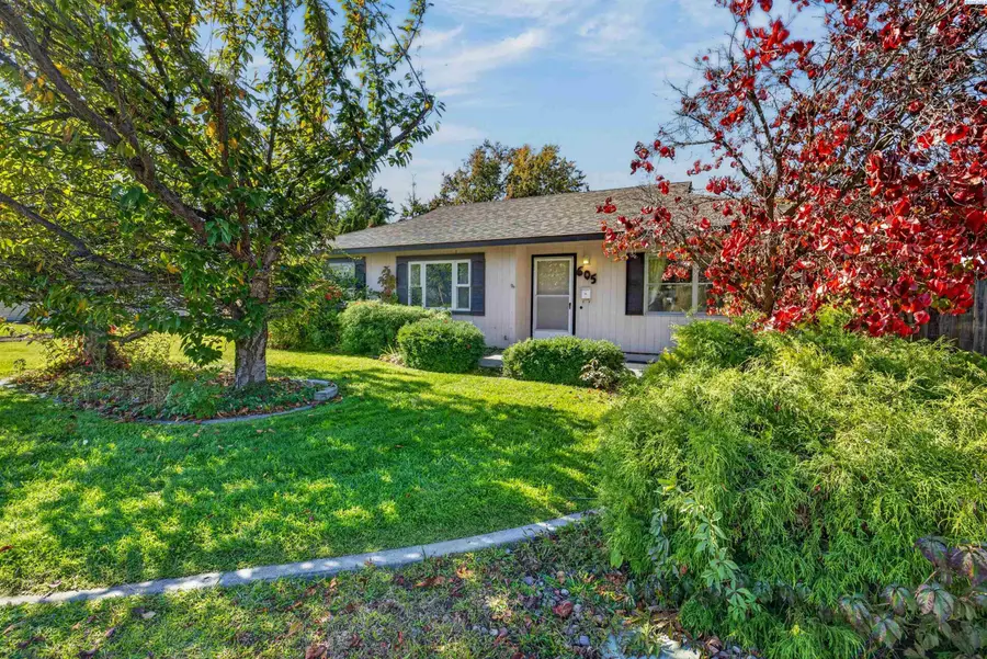 605 Cottonwood Dr., Richland, WA 99354 - #2